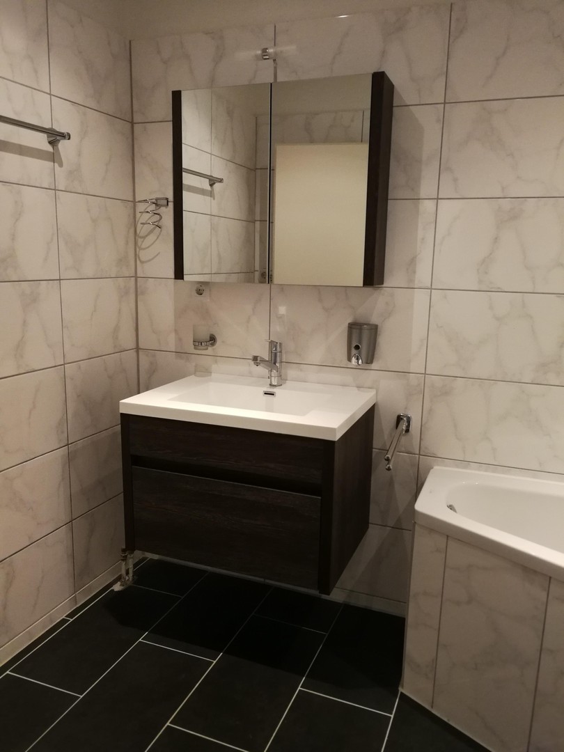 SCHÖNE 1,5 ZKB WOHNUNG MIT EINBAUKÜCHE UND BALKON IN EINEM GEPFLEGTEN HAUS – Wolfsburg – Vorschaubild 9