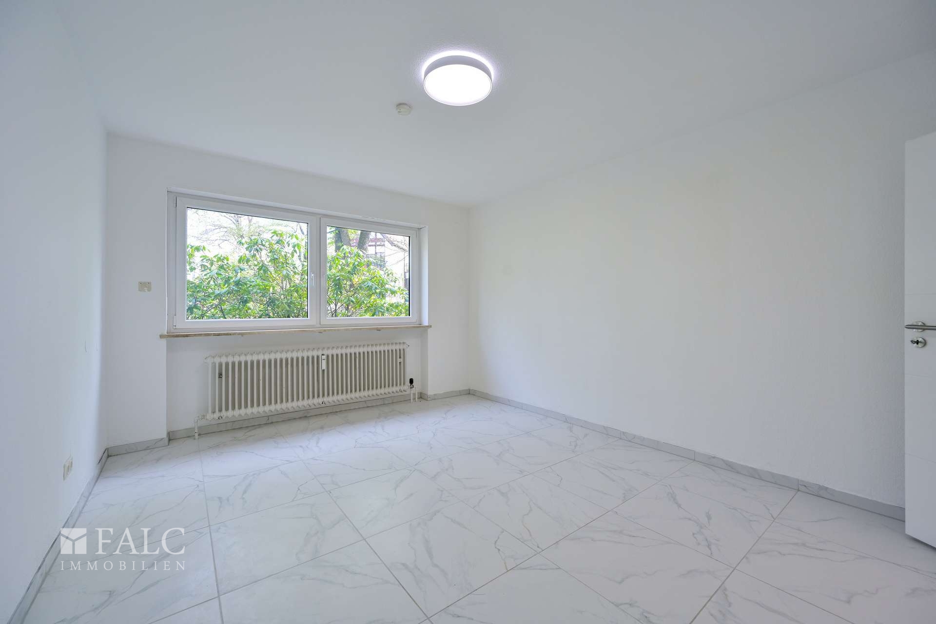 Großzügig. Stilvoll. Sonnig. – Wohnen im Herzen von Solln – München – Vorschaubild 11