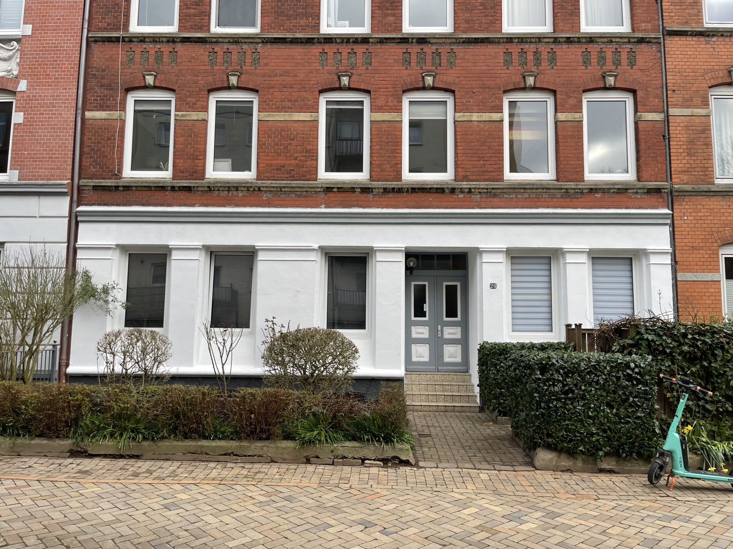 Helle, schöne und gepflegte Altbauwohnung mit Dielenfussboden und Einbauküche – Kiel – Vorschaubild 3