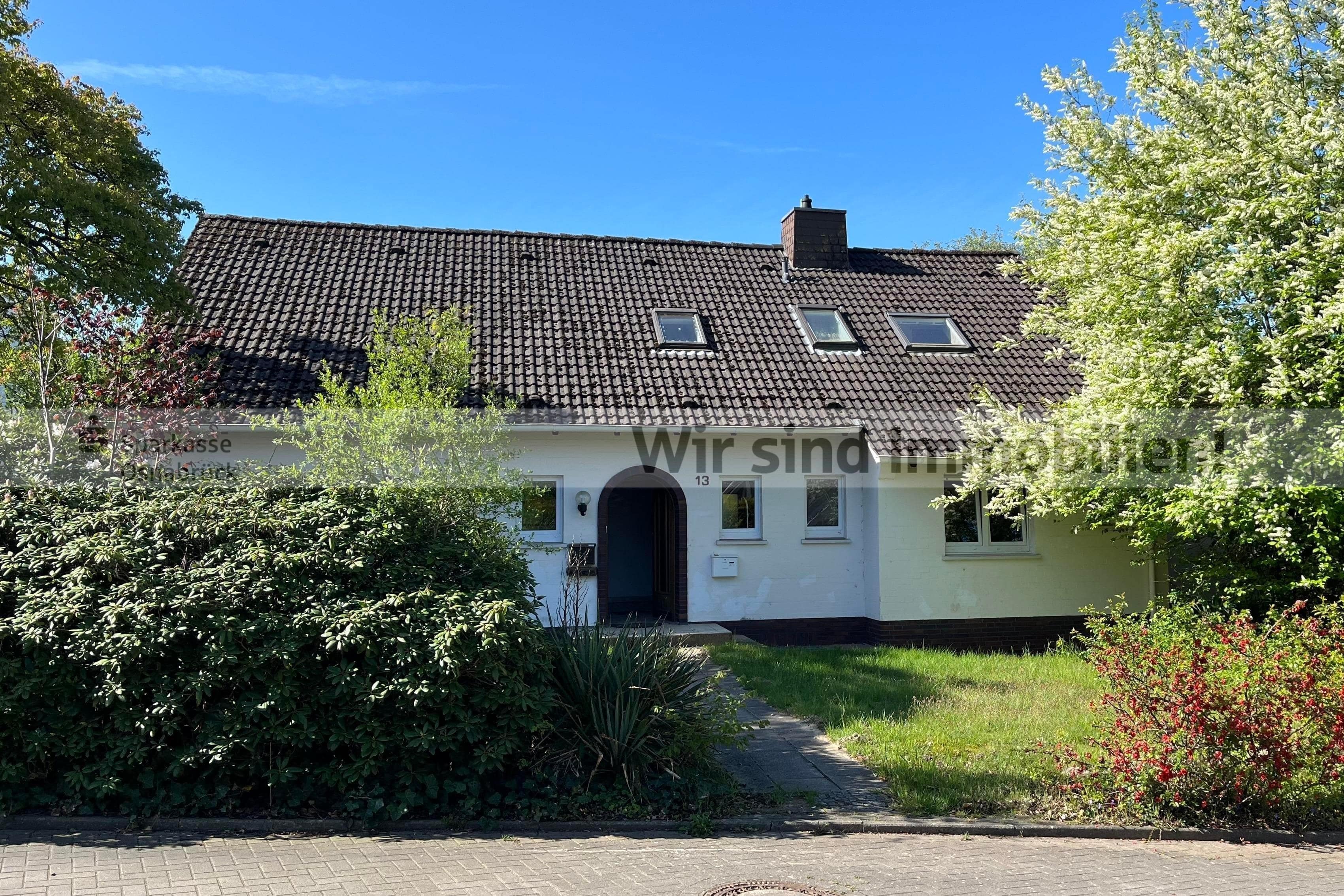 Mehrgenerationenhaus auf großem Grundstück
