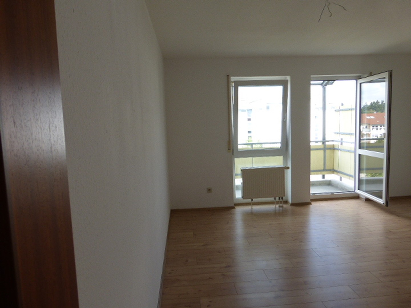 Lichtdurchflutete Dreizimmerwohnung in ruhiger Lage beim Badeniaplatz von Privat – Karlsruhe – Vorschaubild 2