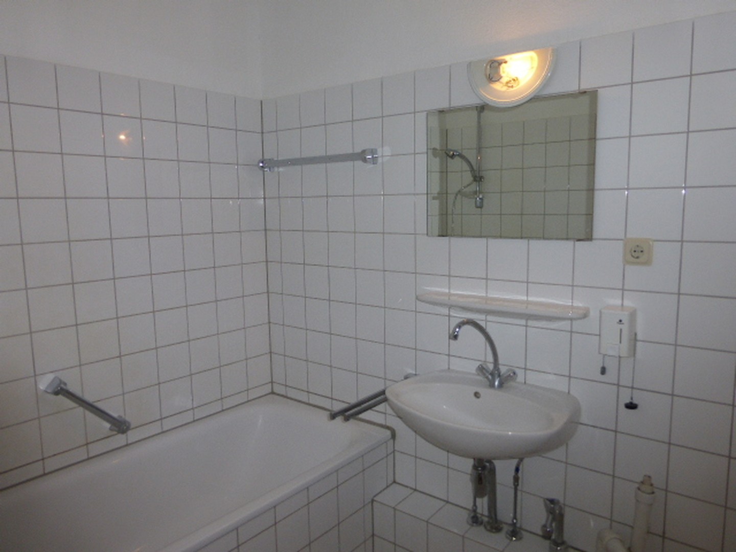 Lichtdurchflutete Dreizimmerwohnung in ruhiger Lage beim Badeniaplatz von Privat – Karlsruhe – Vorschaubild 16