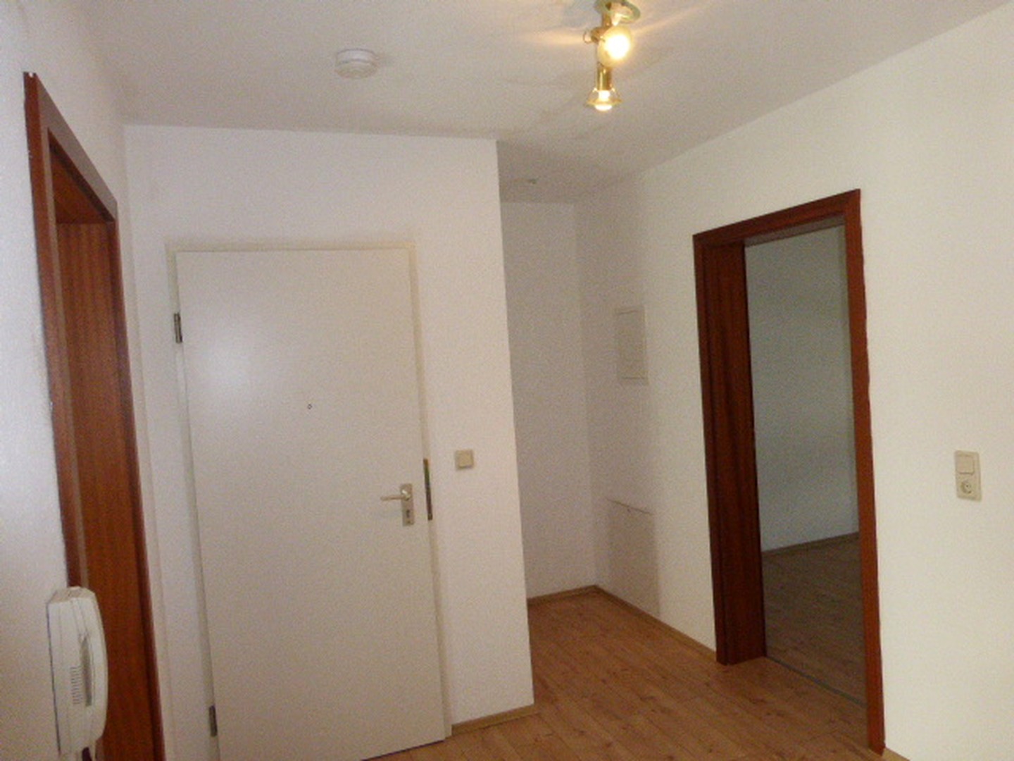 Lichtdurchflutete Dreizimmerwohnung in ruhiger Lage beim Badeniaplatz von Privat – Karlsruhe – Vorschaubild 19