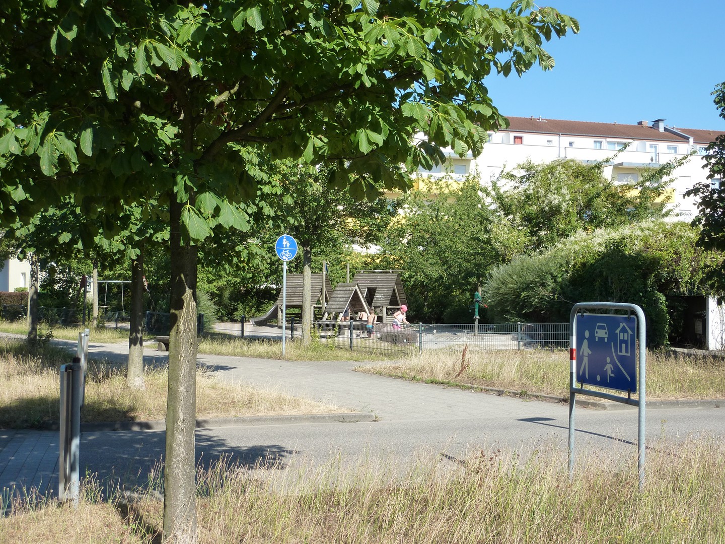Lichtdurchflutete Dreizimmerwohnung in ruhiger Lage beim Badeniaplatz von Privat – Karlsruhe – Vorschaubild 23
