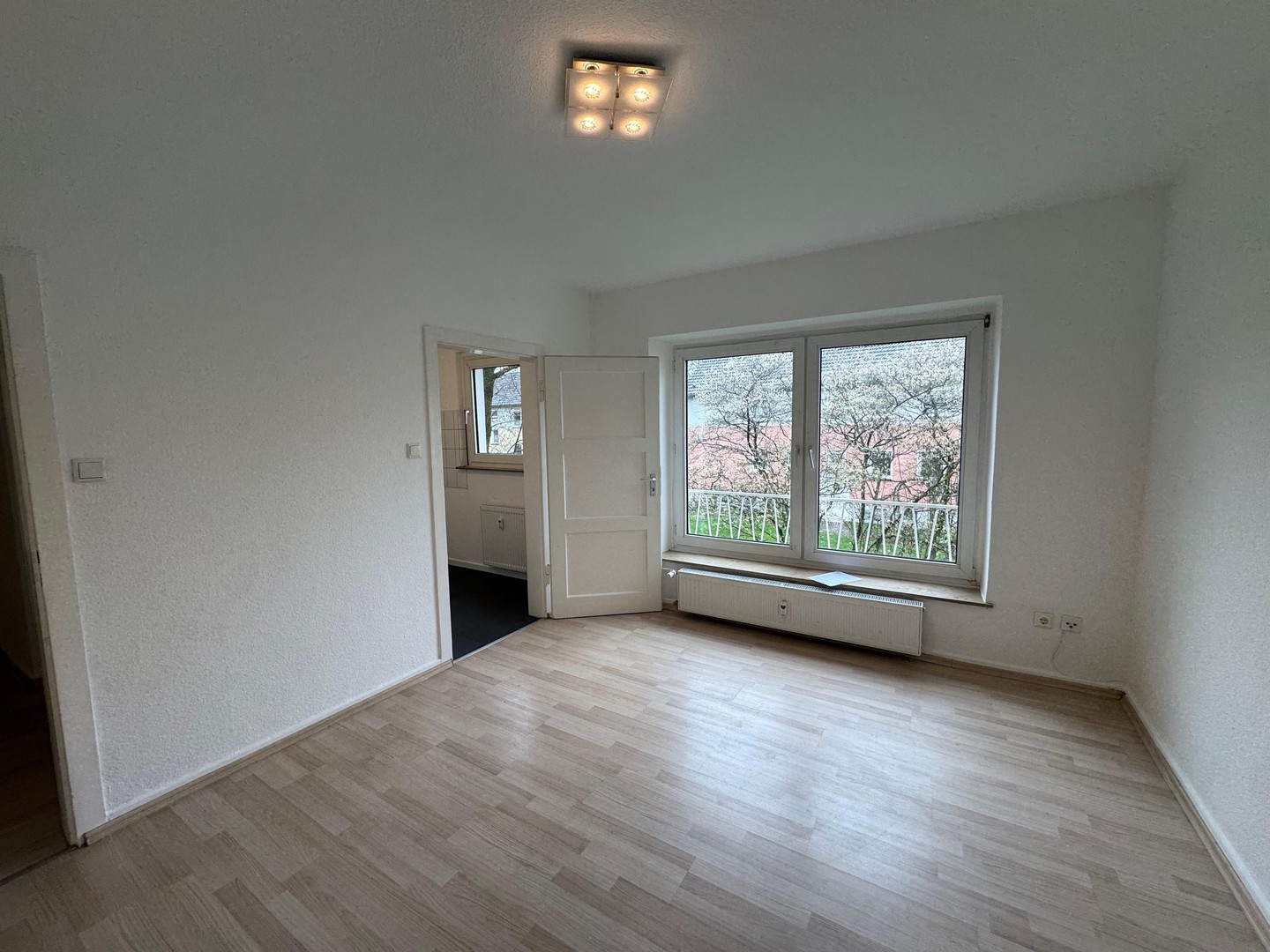 Helle, gepflegte 2-Zimmer Wohnung