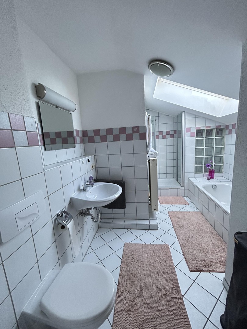 Charmante 3-Zimmer-Maisonettewohnung mit besonderem Wohngefühl in Erlangen-Büchenbach – Erlangen – Vorschaubild 6