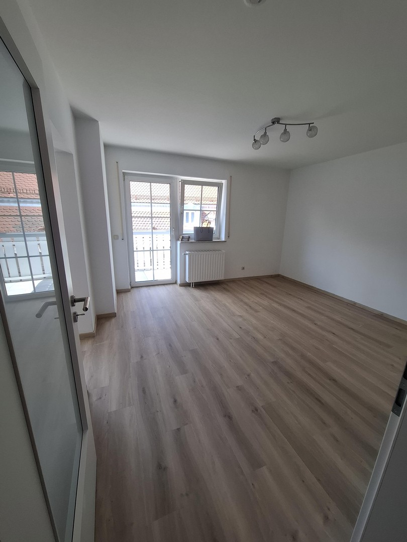 Erstbezug nach Sanierung 2 Zimmer Wohnung PAF 2 Minuten ins Zentrum
