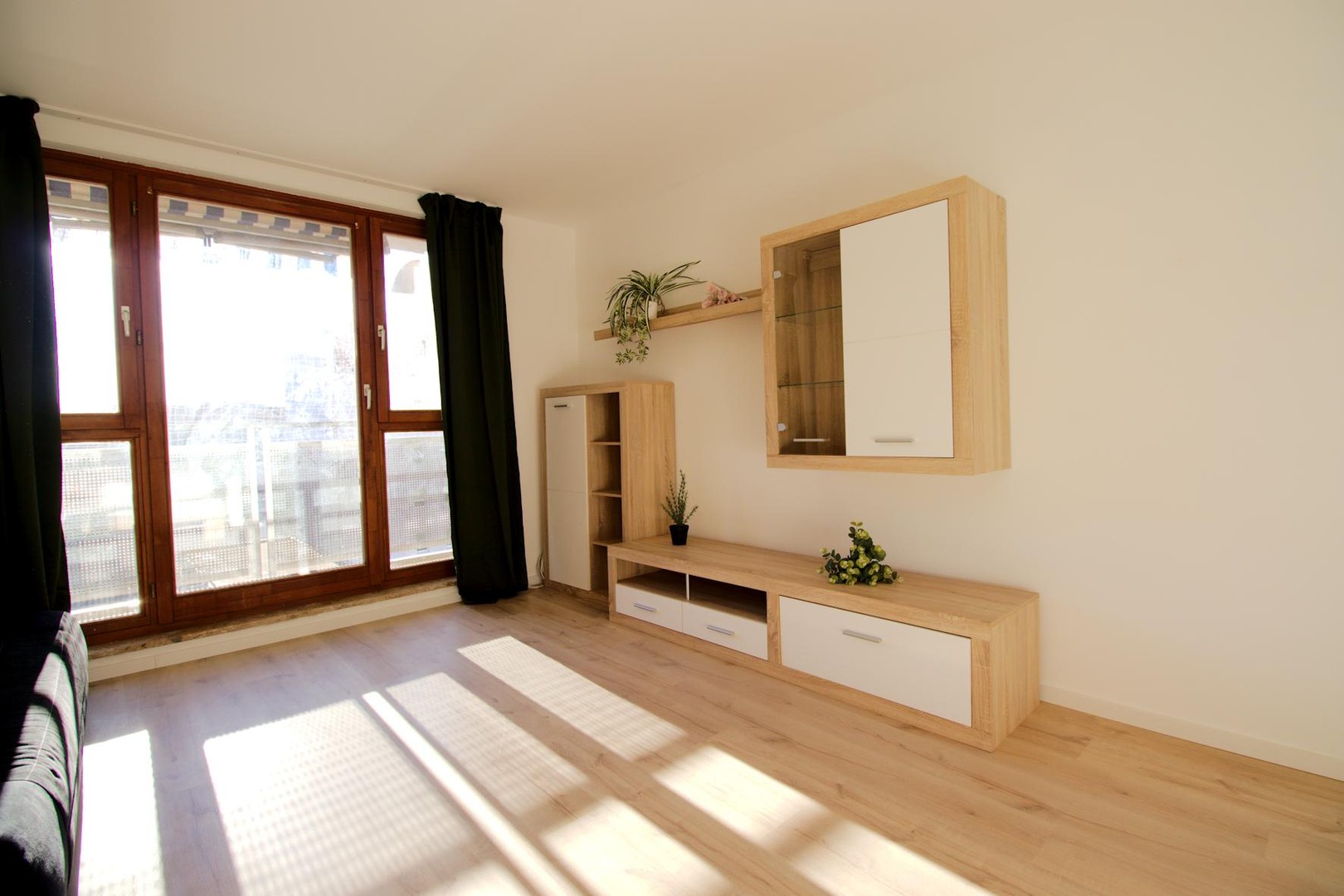 Frisch renovierte und geräumige 1-Zimmer Wohnung mit sehr guter Anbindung – Fürth – Vorschaubild 3