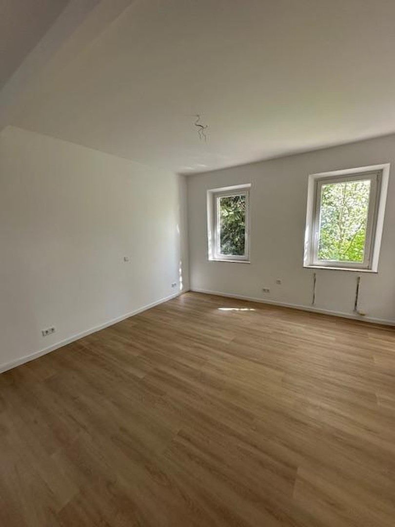 Erstbezug Sanierter Altbau! Wunderschöne 3 ZW + sehr großer Wohnküche! – Nürnberg – Vorschaubild 6