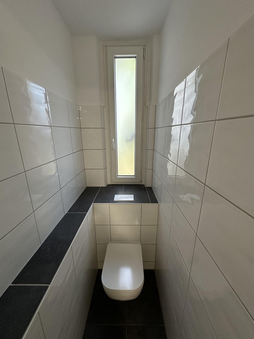 Erstbezug Sanierter Altbau! Wunderschöne 3 ZW + sehr großer Wohnküche! – Nürnberg – Vorschaubild 11