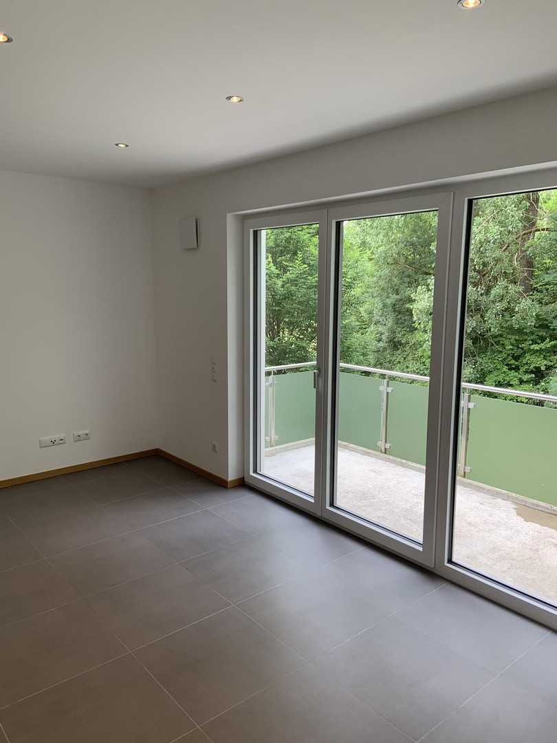 Im Grünen und doch zentral! Ruhige 3,5 Zimmer Wohnung mit großen Balkon in Freising-Stadt/Isarauen – Freising – Vorschaubild 3