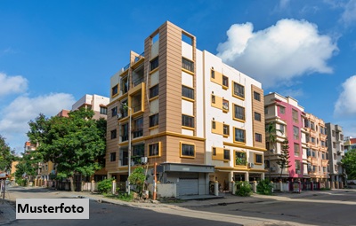 Kapitalanlage + Mehrfamilienhaus mit 7 Wohnungen und 3 Garagen 1+