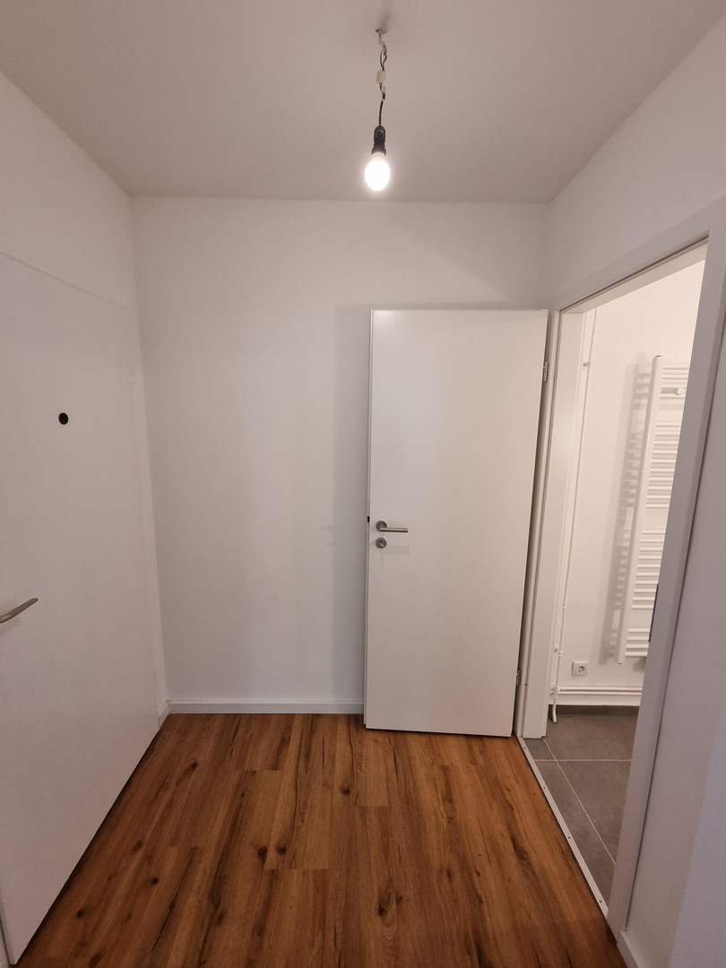 Frisch sanierte 1-Zimmer-Wohnung mit Terrasse – Hamburg – Vorschaubild 6
