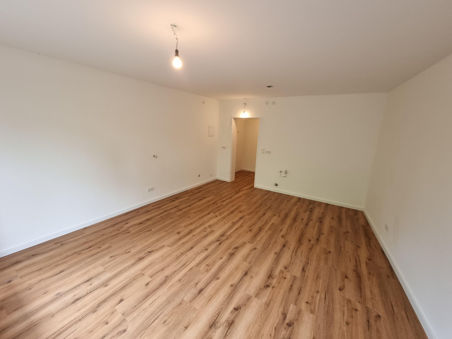 Frisch sanierte 1-Zimmer-Wohnung mit Terrasse – Hamburg – Vorschaubild 9