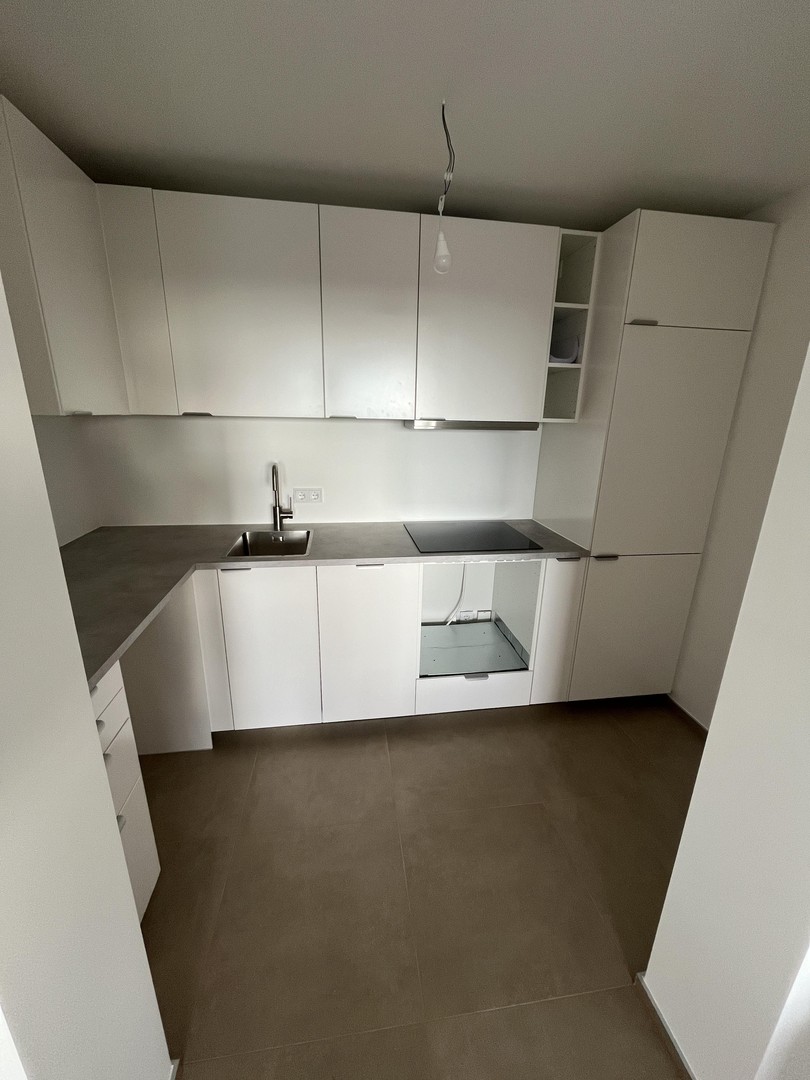 2-Zimmer Wohnung nach Kernsanierung mit EBK, 11qm Terrasse mit Blick nach München und Berge, Keller – München – Vorschaubild 2