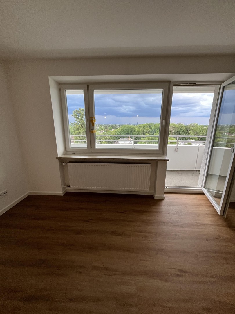 2-Zimmer Wohnung nach Kernsanierung mit EBK, 11qm Terrasse mit Blick nach München und Berge, Keller – München – Vorschaubild 5