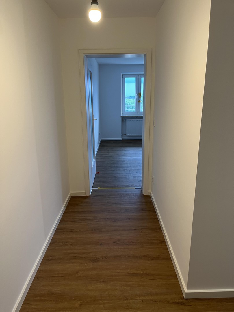 2-Zimmer Wohnung nach Kernsanierung mit EBK, 11qm Terrasse mit Blick nach München und Berge, Keller – München – Vorschaubild 7