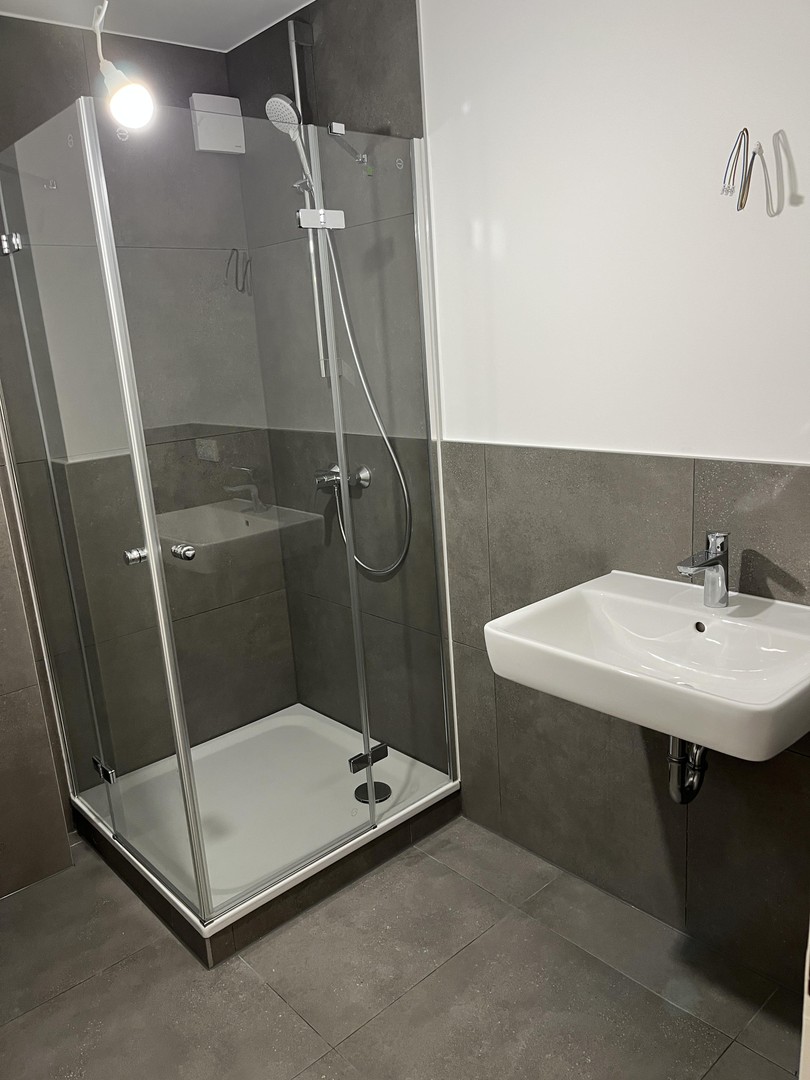 2-Zimmer Wohnung nach Kernsanierung mit EBK, 11qm Terrasse mit Blick nach München und Berge, Keller – München – Vorschaubild 10