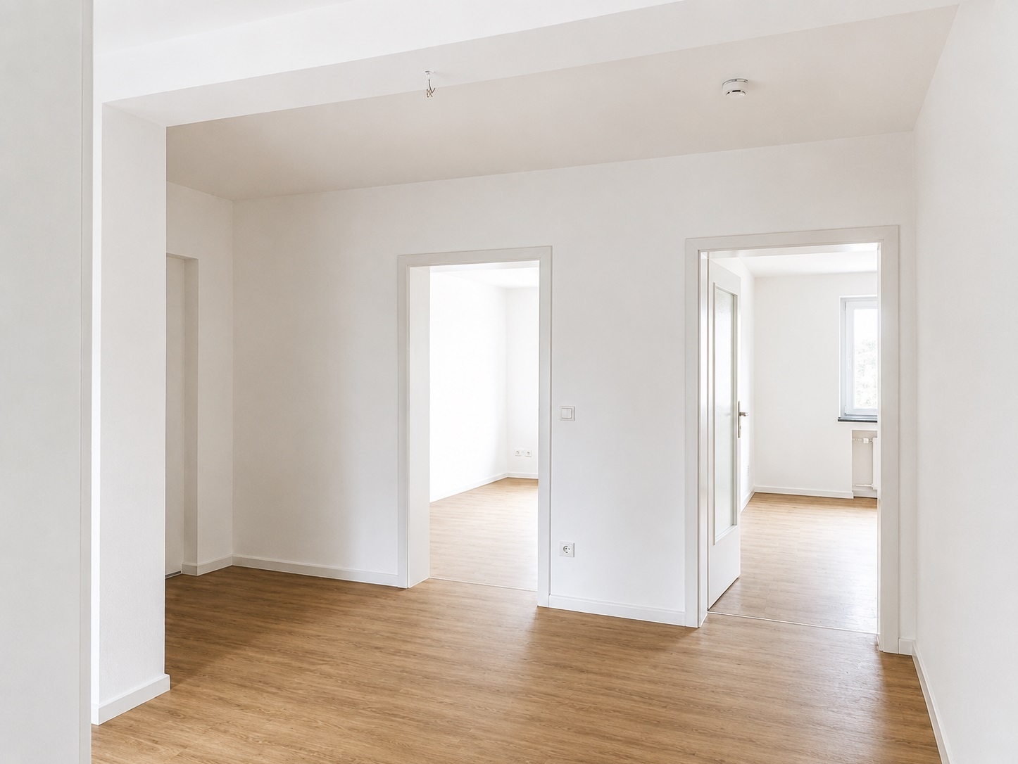 MODERNE 3-ZIMMERWOHNUNG MIT BALKON IM KREFELDER ZENTRUM ZU MIETEN! – Krefeld – Vorschaubild 3