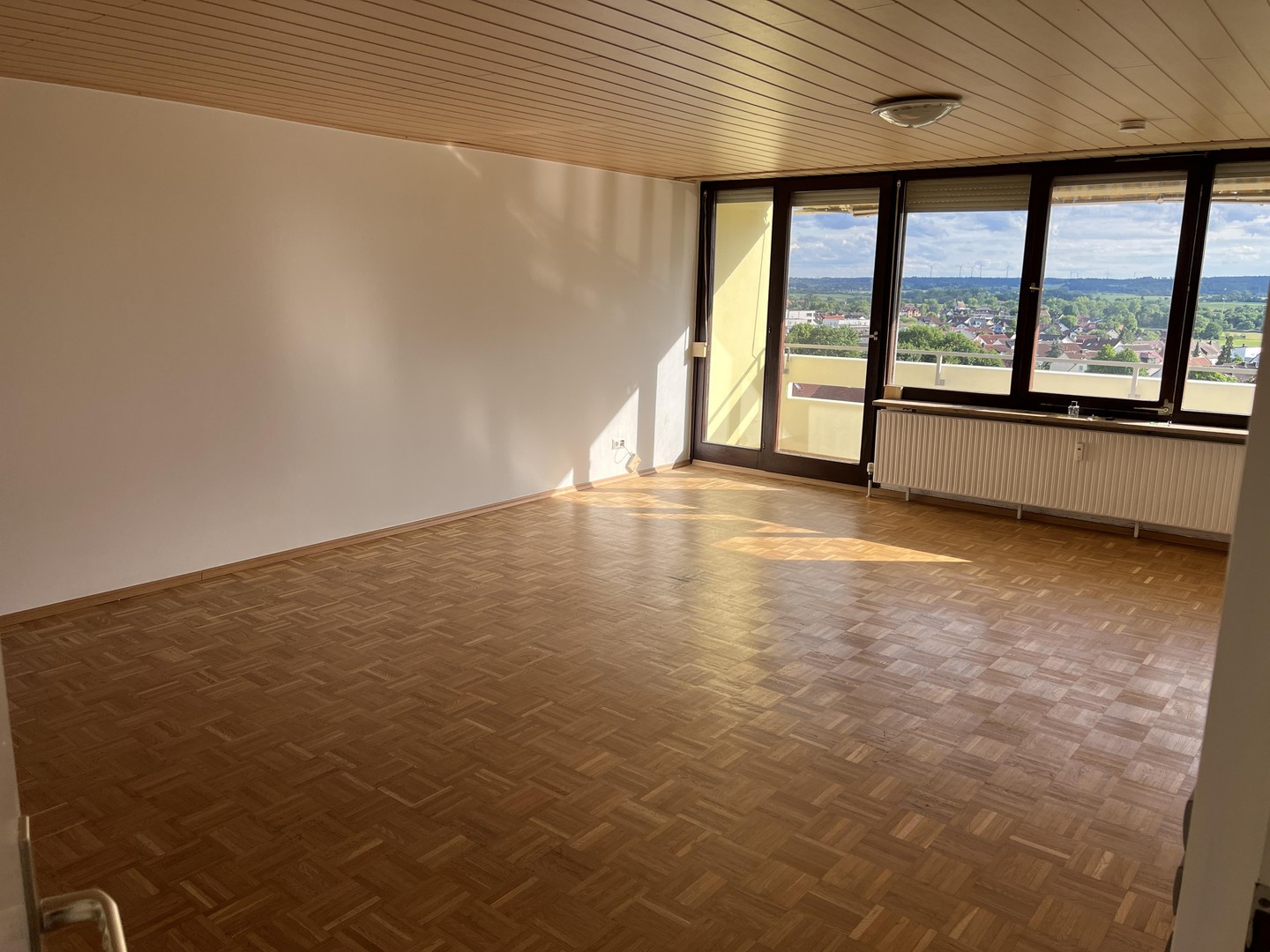 Lichtdurchflutete 4-Zimmer-Wohnung mit Fernblick – Crailsheim – Crailsheim – Vorschaubild 4