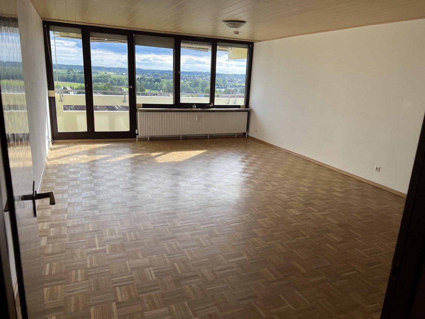 Lichtdurchflutete 4-Zimmer-Wohnung mit Fernblick – Crailsheim – Crailsheim – Vorschaubild 5
