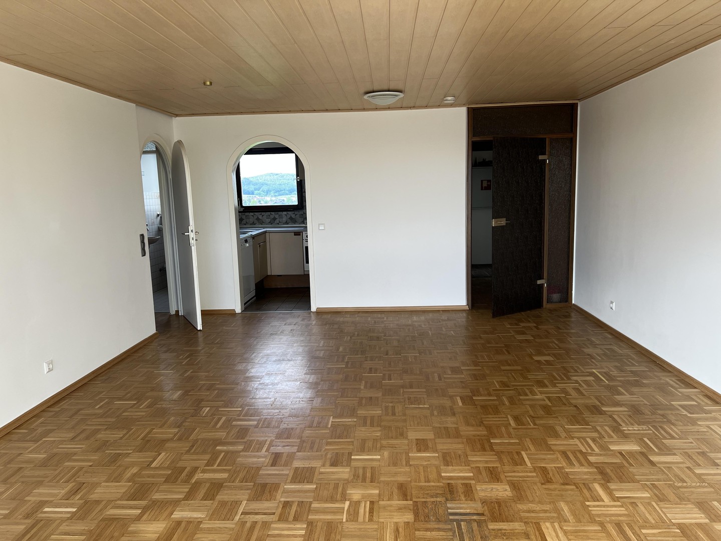 Lichtdurchflutete 4-Zimmer-Wohnung mit Fernblick – Crailsheim – Crailsheim – Vorschaubild 6