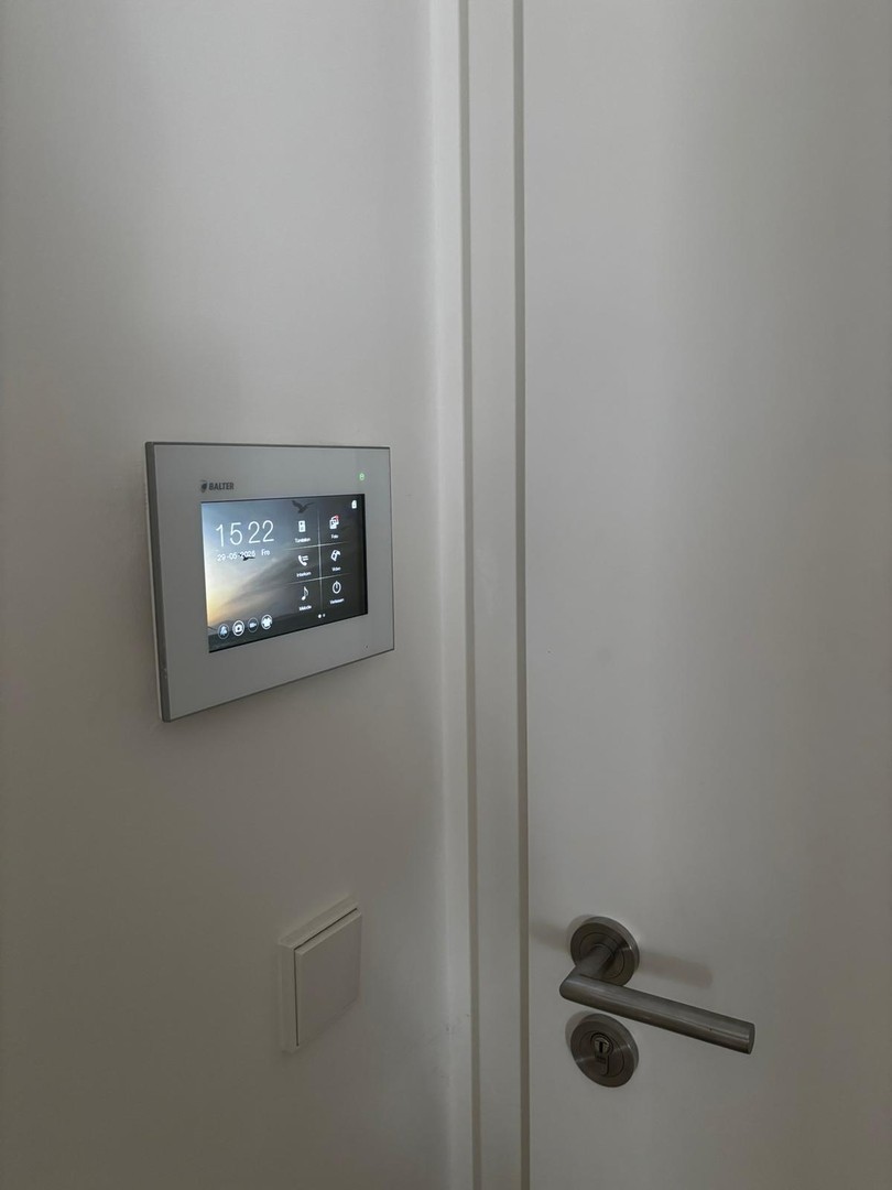 Moderne 3-Zimmer-Dachgeschosswohnung (A+) mit Loggia, Einbauküche, Stellplatz und großem Dachboden – Heilbronn – Vorschaubild 4