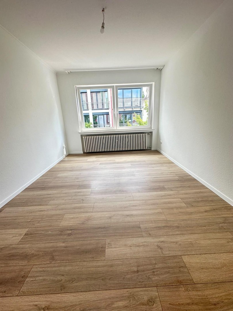 Frisch renoviert! Tolle 2-Zimmer-Wohnung mit Einbauküche und Loggia in Citylage – Bünde – Vorschaubild 5