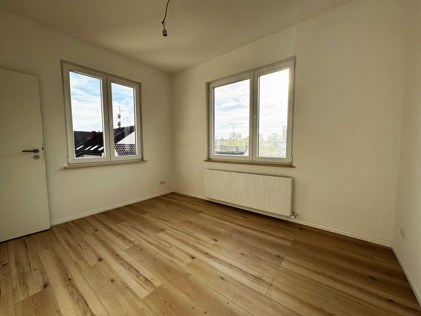 +++ Vollständig Saniert - Neuer Boden/Küche/Bad/Fenster - Zentrale Lage in Heilbronn +++ – Heilbronn – Vorschaubild 3