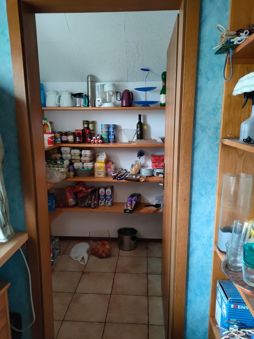Gepflegte Wohnung im Zweifamilienhaus mit 5 Zimmern sowie Terrasse, Einbauküche und neuem Bad – Holzheim – Vorschaubild 15