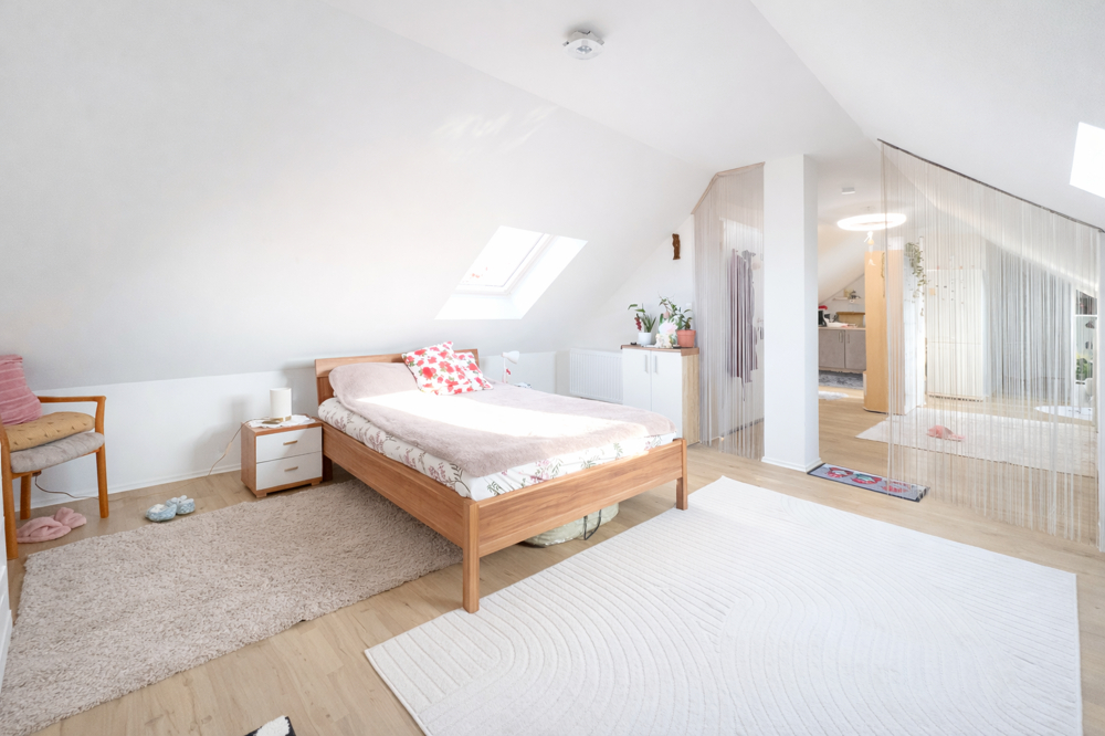 helle 1,5 Zimmer Dachgeschosswohnung für Kapitalanleger – Ulm / Gögglingen – Bild 1 von 16