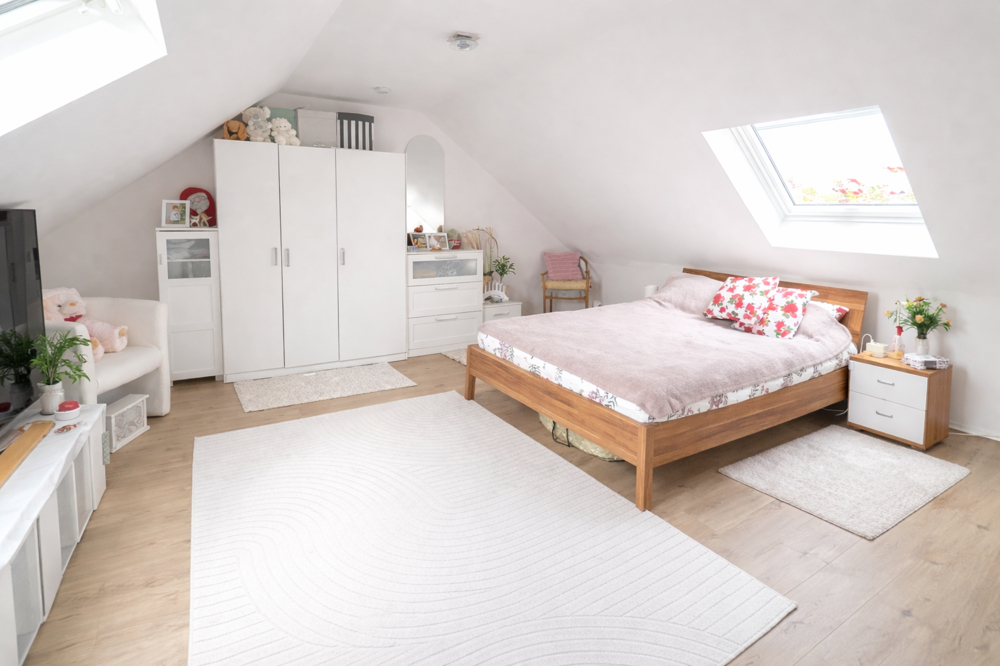 helle 1,5 Zimmer Dachgeschosswohnung für Kapitalanleger – Ulm / Gögglingen – Vorschaubild 2