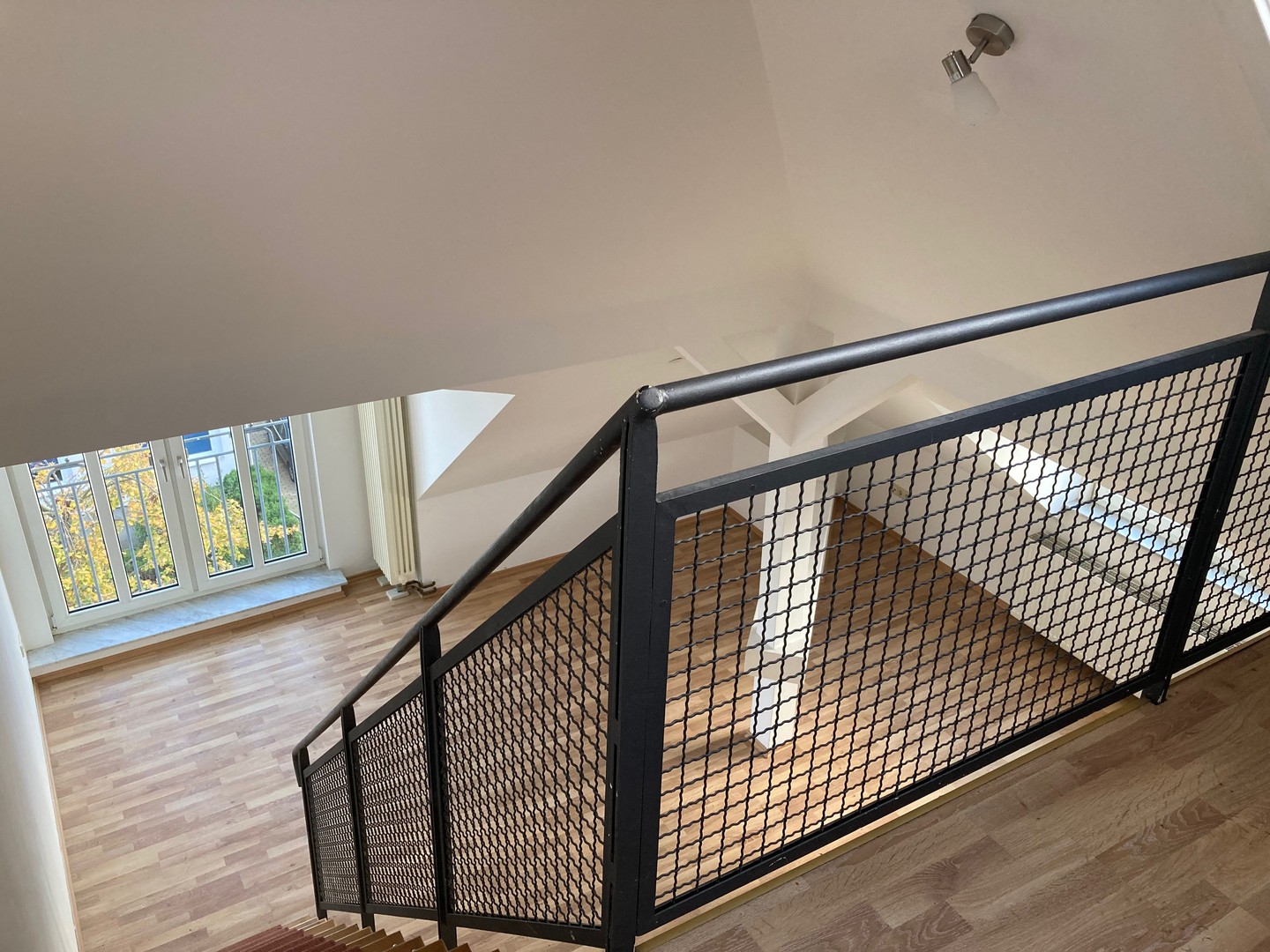 Loftfeeling auf 2 Ebenen, außergewöhliche & lichtdurchflutete Galeriewohnung – Leipzig – Vorschaubild 5