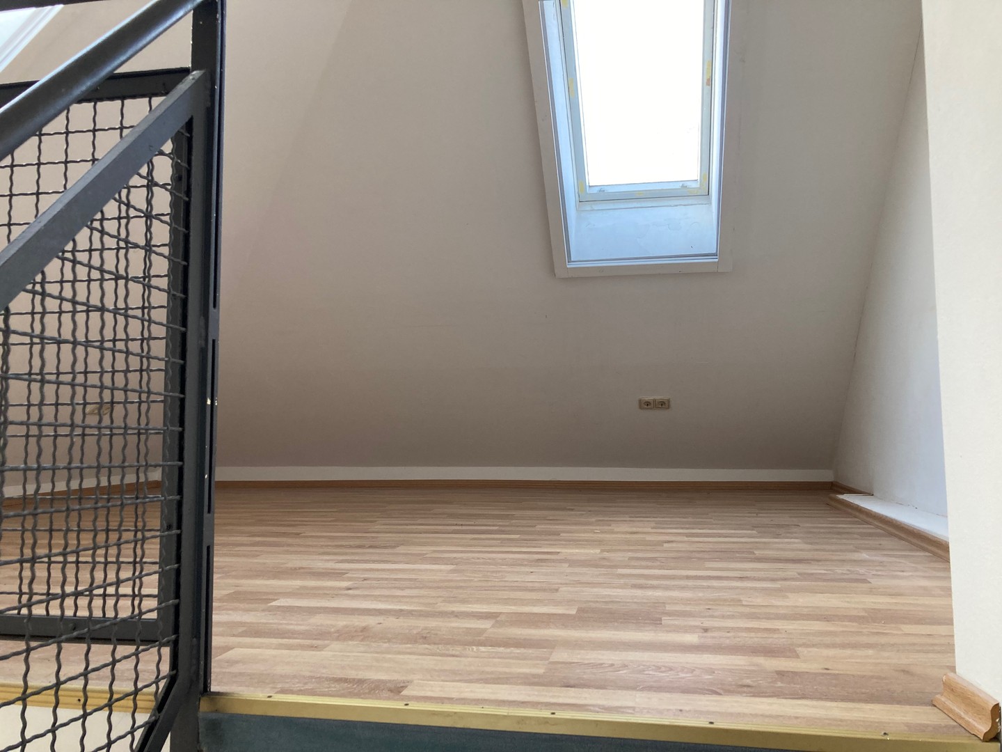 Loftfeeling auf 2 Ebenen, außergewöhliche & lichtdurchflutete Galeriewohnung – Leipzig – Vorschaubild 6