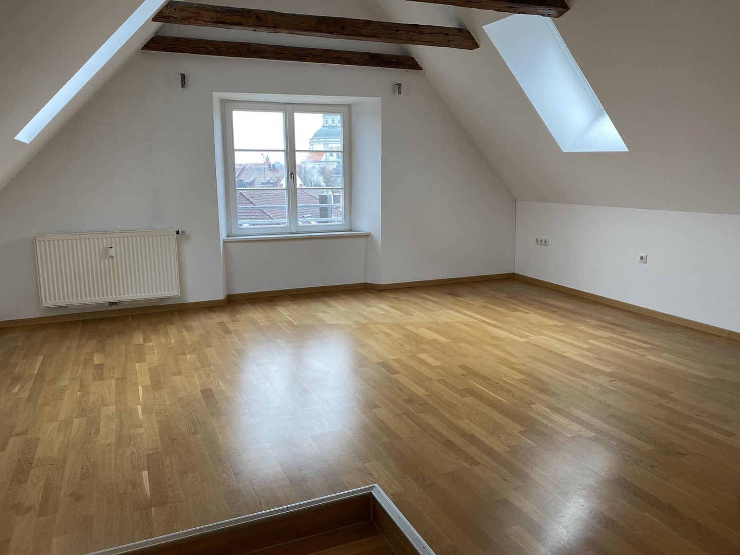 Helle Dachgeschosswohnung im Stadtzentrum von Kempten – Kempten – Vorschaubild 3