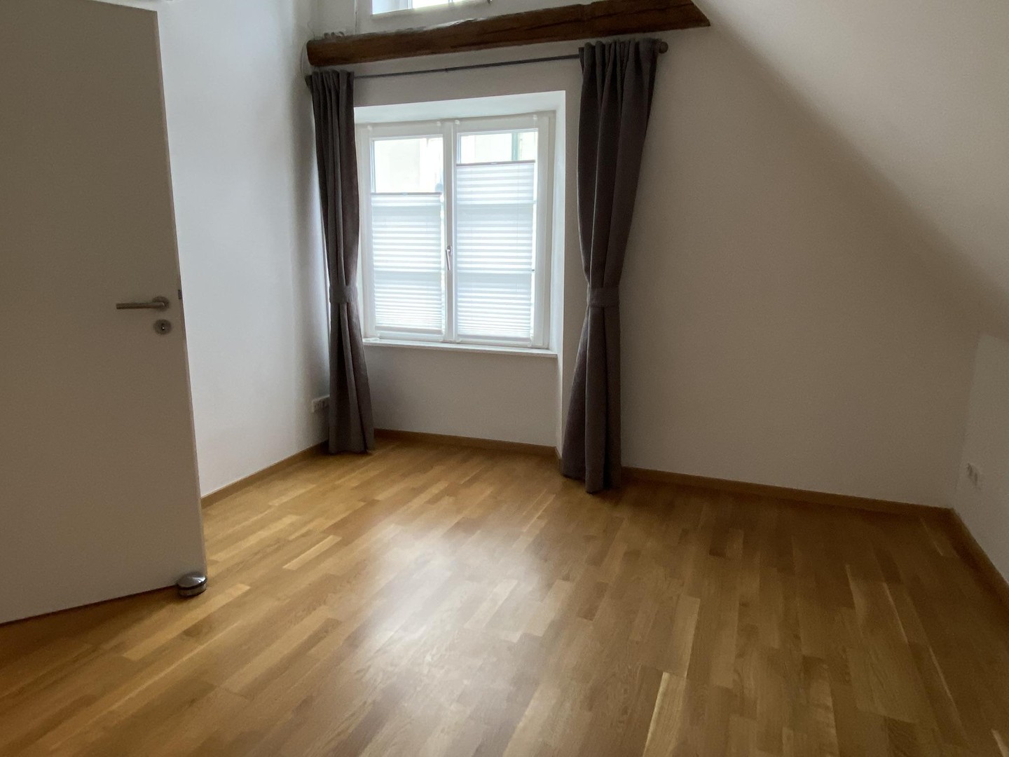 Helle Dachgeschosswohnung im Stadtzentrum von Kempten – Kempten – Vorschaubild 8