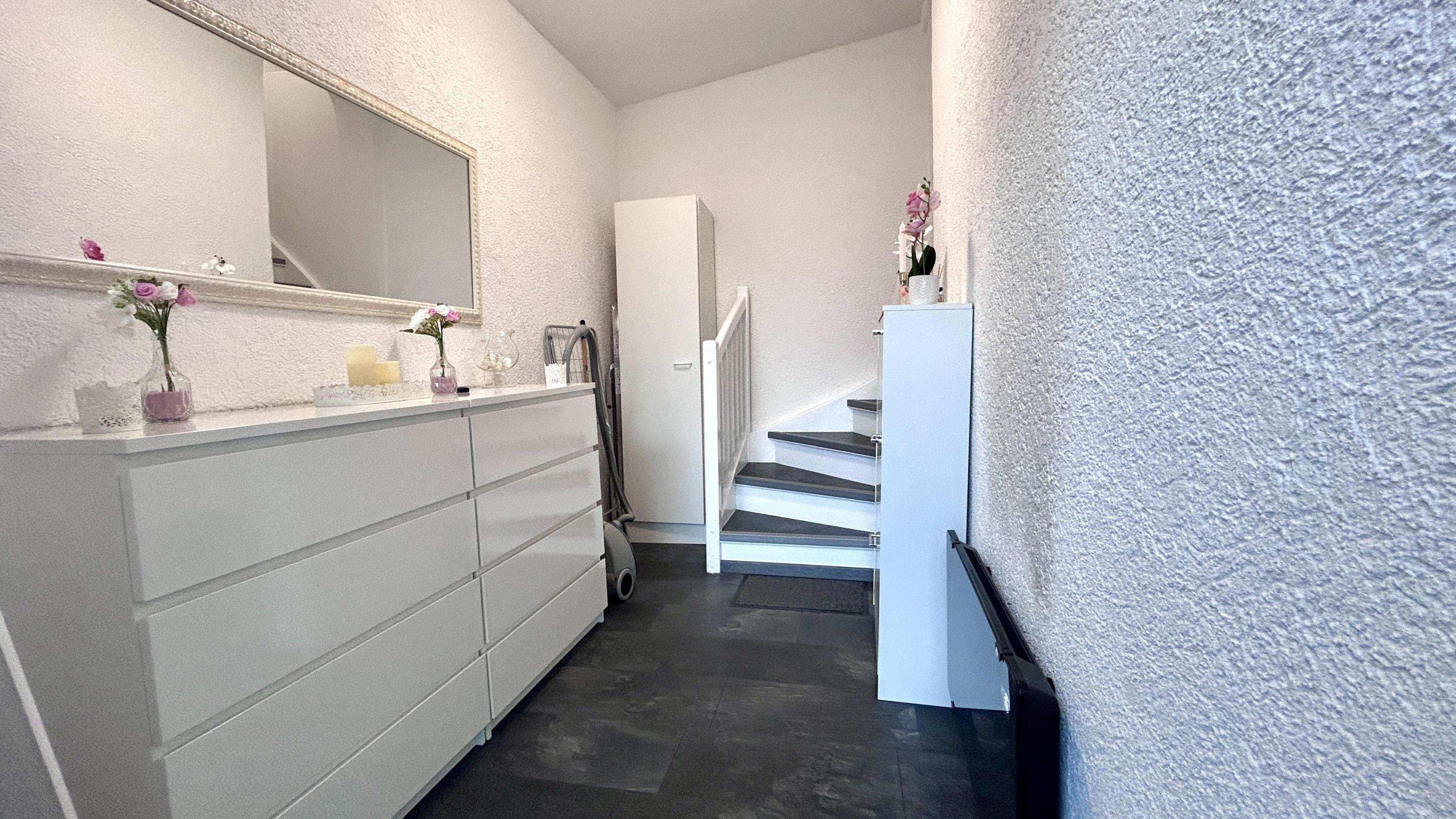 Modernes Wohnen über drei Etagen – wie ein eigenes Haus! – Heilbronn – Vorschaubild 2