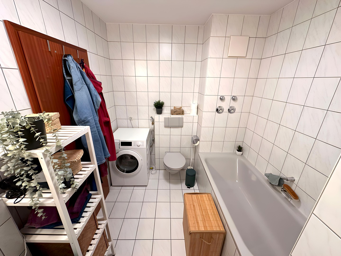 helle 2-Zimmer-Wohnung mit Balkon und Einbauküche in Augsburg – Augsburg – Vorschaubild 5