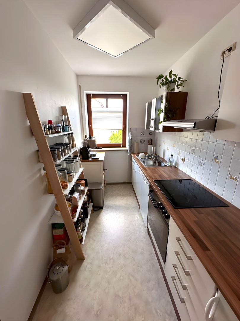 helle 2-Zimmer-Wohnung mit Balkon und Einbauküche in Augsburg – Augsburg – Vorschaubild 6