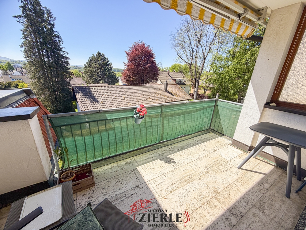 Gelegenheit! Wohnung in traumhafter gefragter Lage mit fantastischer Aussicht. Balkon + 2x TG-Platz! – Göppingen – Vorschaubild 3