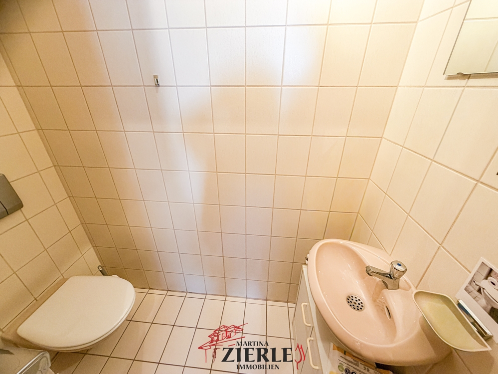 Gelegenheit! Wohnung in traumhafter gefragter Lage mit fantastischer Aussicht. Balkon + 2x TG-Platz! – Göppingen – Vorschaubild 8