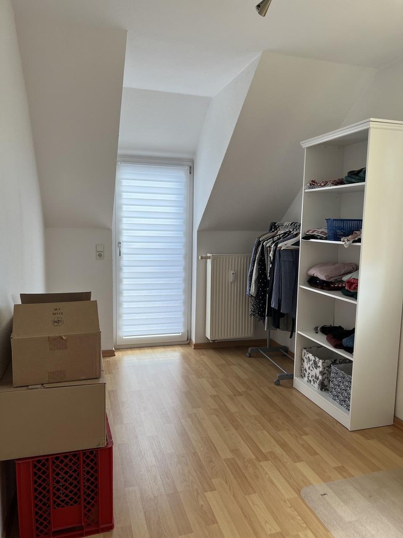 ab 01.09.: Tolle 3-Zi-DG-Maisonette, 2 Balkone, EBK, Stellplatz, Dachboden – Zwickau – Vorschaubild 8