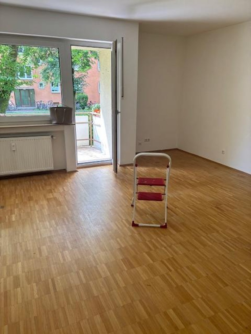 TOP 2-er WG-Wohnung direkt am Flaucher! renoviert, 3 Zi, Wohnküche, Westbalkon, keine EBK! – München – Vorschaubild 2