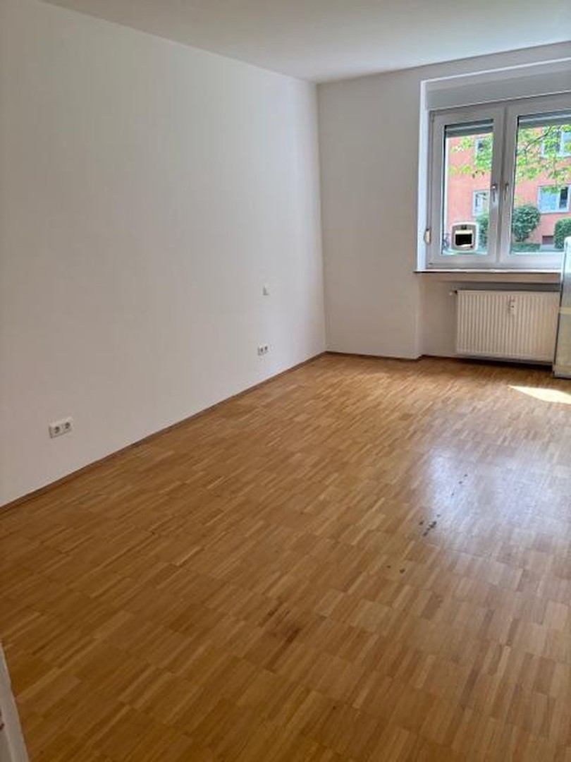 TOP 2-er WG-Wohnung direkt am Flaucher! renoviert, 3 Zi, Wohnküche, Westbalkon, keine EBK! – München – Vorschaubild 3