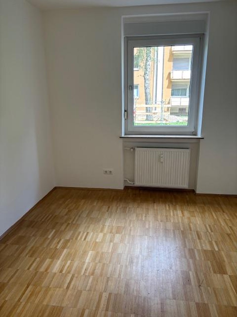 TOP 2-er WG-Wohnung direkt am Flaucher! renoviert, 3 Zi, Wohnküche, Westbalkon, keine EBK! – München – Vorschaubild 5