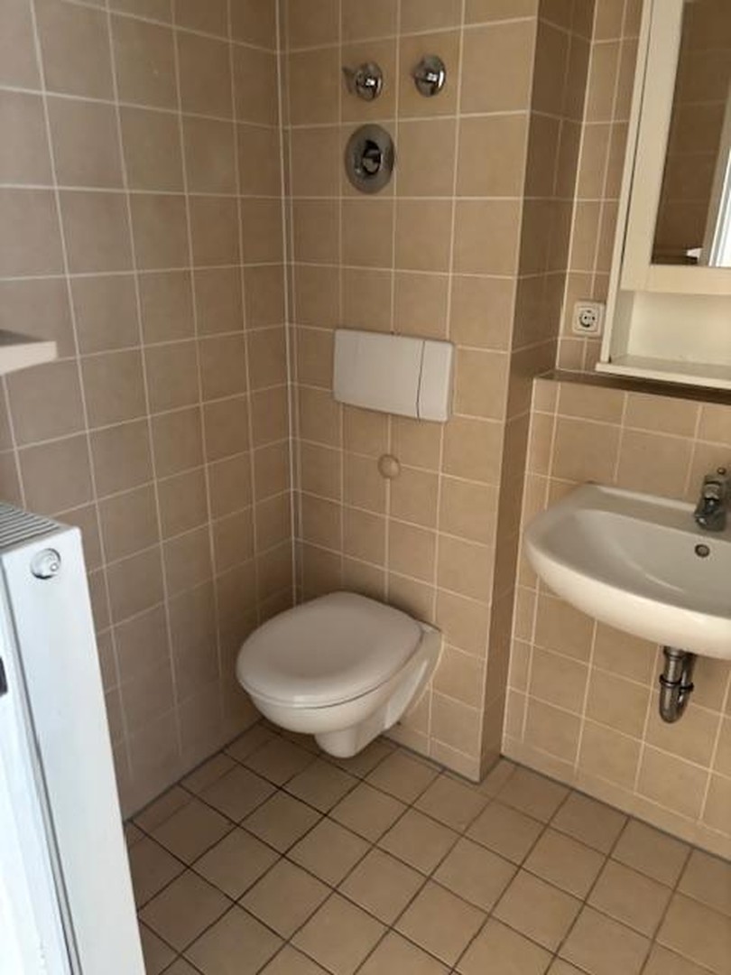 TOP 2-er WG-Wohnung direkt am Flaucher! renoviert, 3 Zi, Wohnküche, Westbalkon, keine EBK! – München – Vorschaubild 8