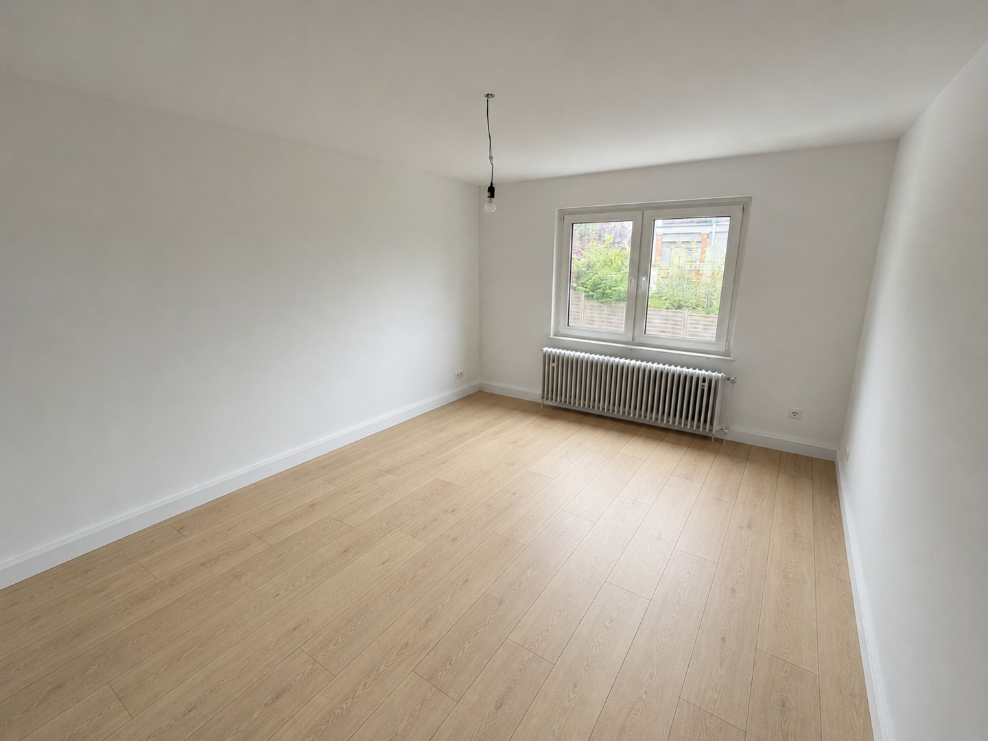 Erstbezug nach Sanierung | Moderne 2-Zimmer-Wohnung | oberste Etage