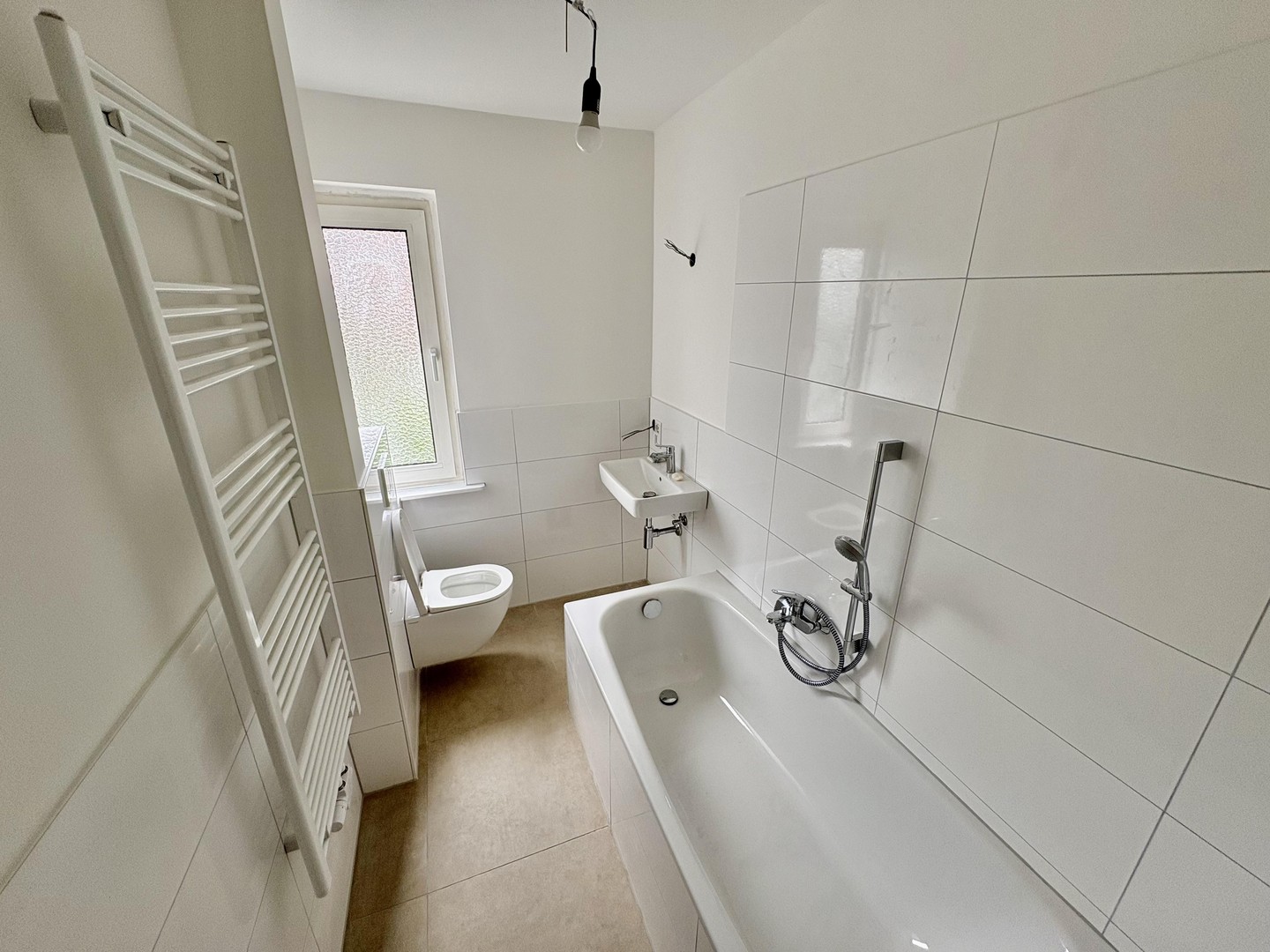 Erstbezug nach Sanierung | Moderne 2-Zimmer-Wohnung | oberste Etage – Wuppertal – Vorschaubild 3