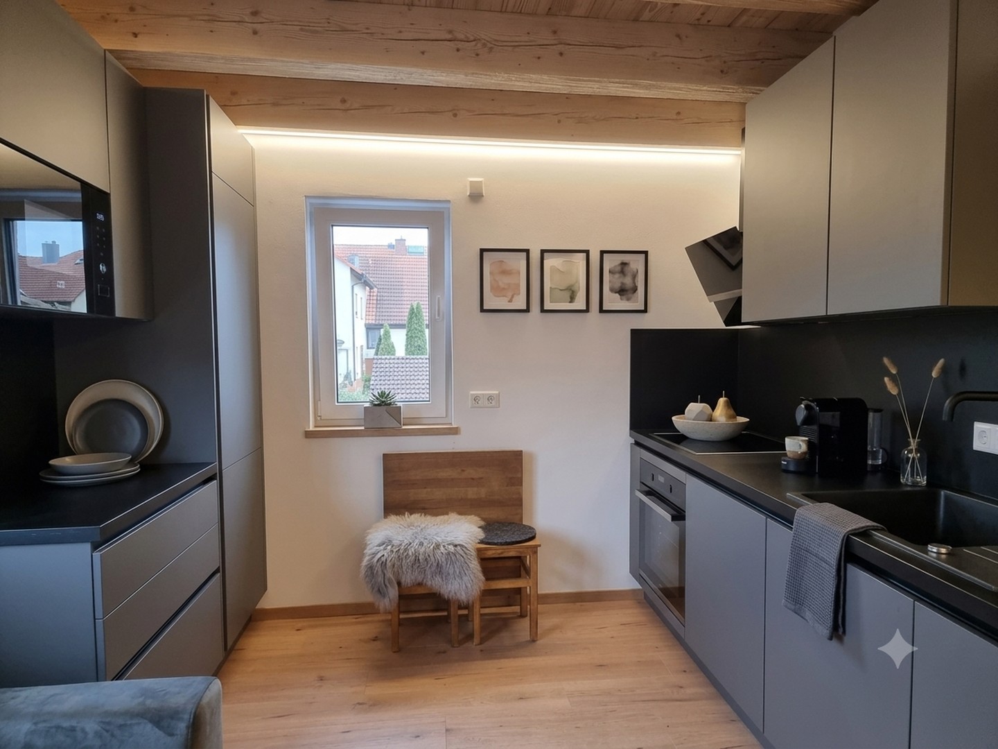 Möbiliertes Aparmtment im Charlet-Stil – Eching – Vorschaubild 3