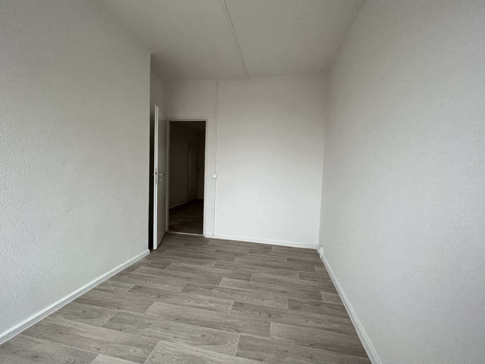 3-Zimmer-Wohnung mit Balkon sucht Lieblingsmieter – Chemnitz – Vorschaubild 3